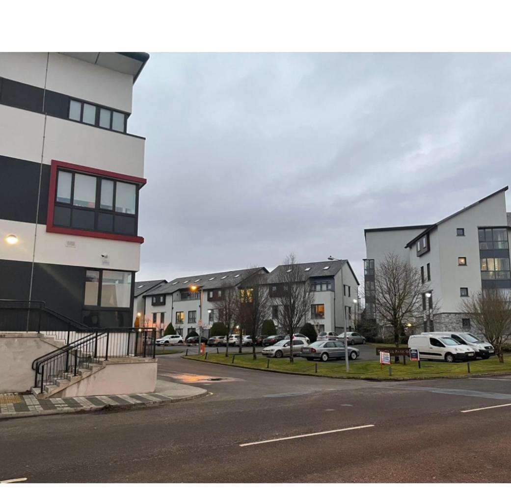 A Room In Central Park Apts Carrick on Shannon Eksteriør bilde
